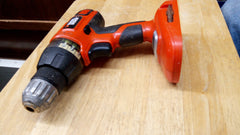 BLACK AND DECKER DRILL