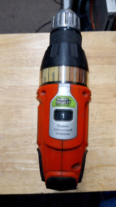 BLACK AND DECKER DRILL